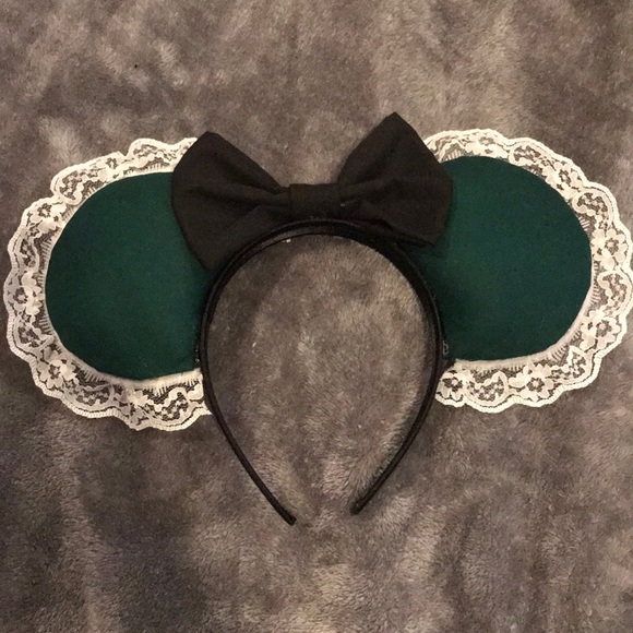 Accessories - Haunted Mansion Minnie Ears